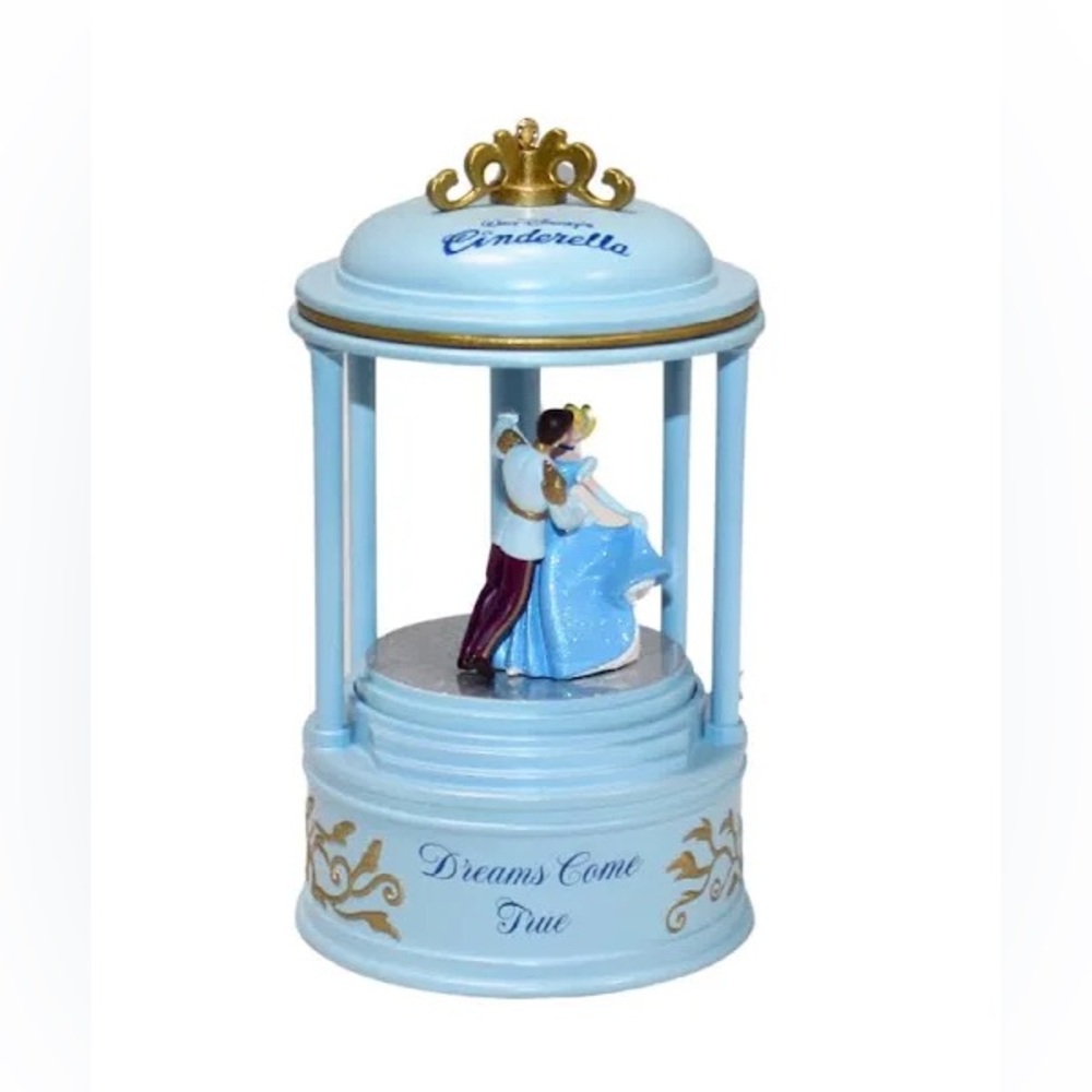 1998 vintage Hallmark Keepsake Ornament titled "Cinderella at the Ball" 90s